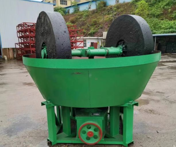 Gold Ore Grinding Mill Manufacturer, Gold Grinding Equipment, Mining Equipment Wet Pan Mill for Sale